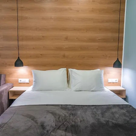 8 Rooms Apartotel On Meidan Tbilisi Exterior photo