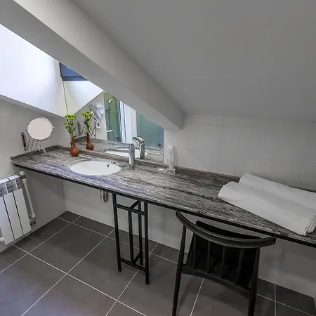 8 Rooms Apartotel On Meidan Tbilisi Exterior photo