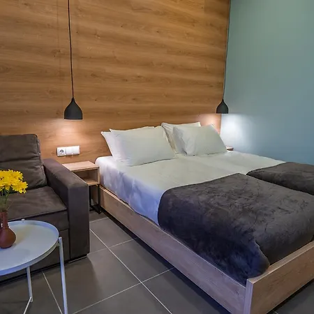 8 Rooms Apartotel On Meidan Tbilisi Exterior photo