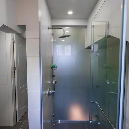 8 Rooms Apartotel On Meidan Tbilisi Exterior photo