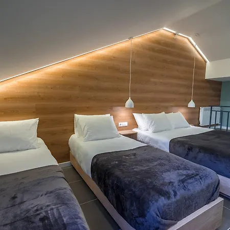 8 Rooms Apartotel On Meidan Tbilisi Exterior photo