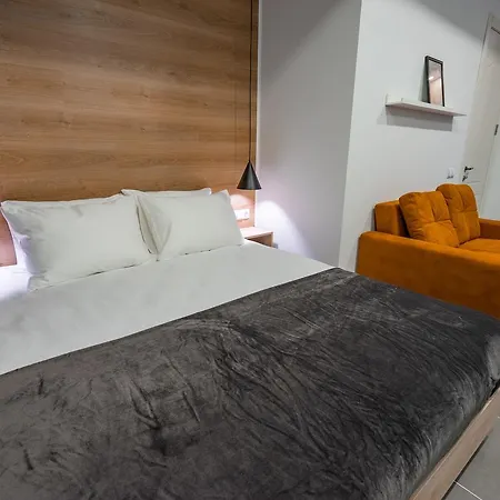 8 Rooms Apartotel On Meidan Tbilisi Exterior photo