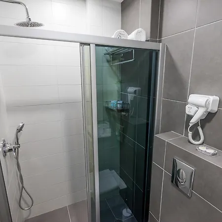 8 Rooms Apartotel On Meidan Tbilisi Exterior photo