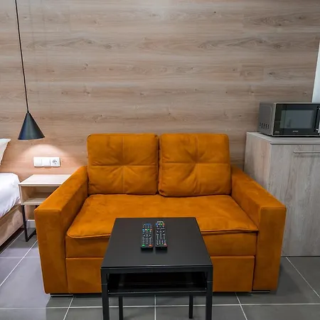 8 Rooms Apartotel On Meidan Tbilisi Exterior photo