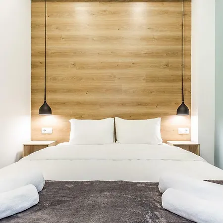 8 Rooms Apartotel On Meidan Tbilisi Exterior photo