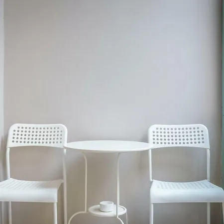 8 Rooms Apartotel On Meidan Tbilisi Exterior photo